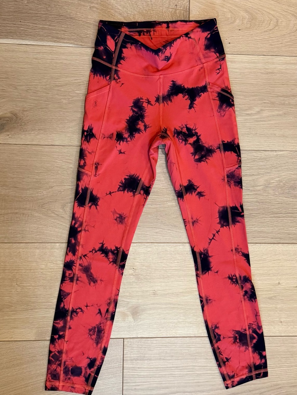 Lululemon: Wunder Train High Rise leggings with pockets 25in